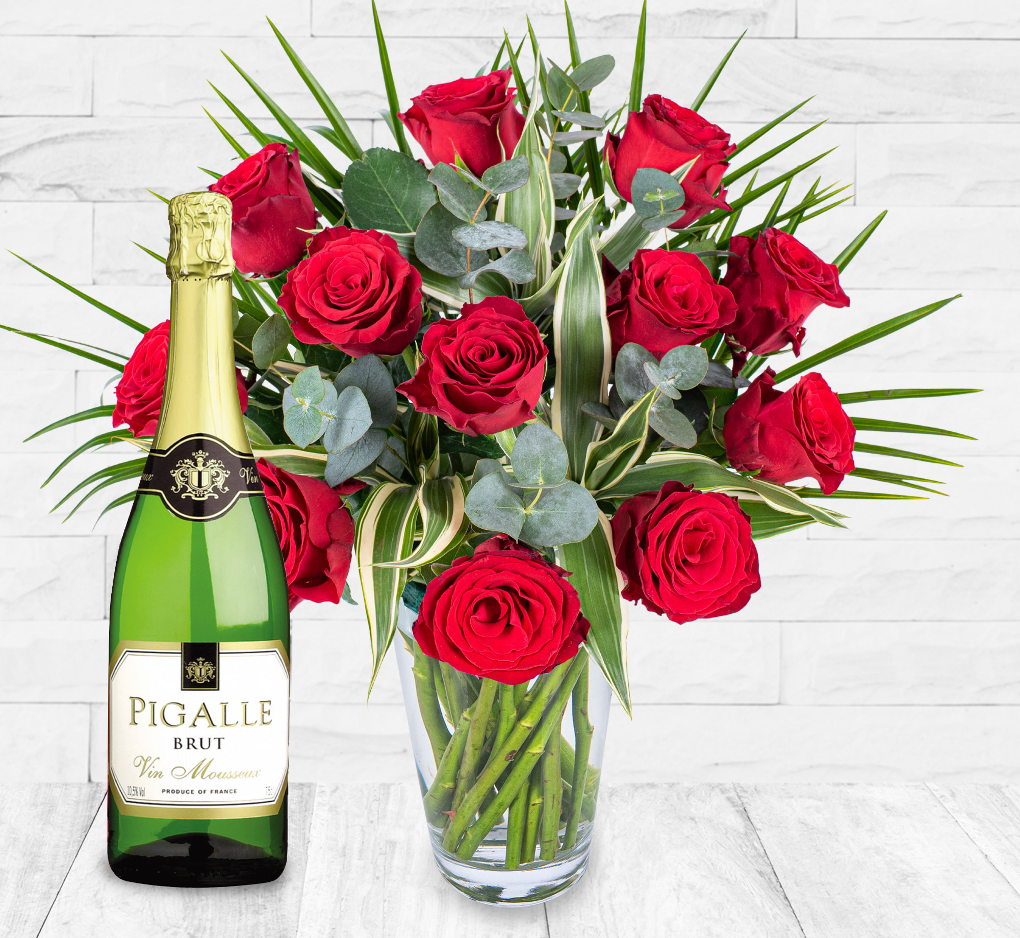 12 Red Roses & Fizz | 123 Flowers